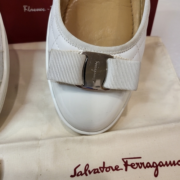 Salvatore Ferragamo flats🥳🥳HOST PICK🥳🥳 - Picture 3 of 10